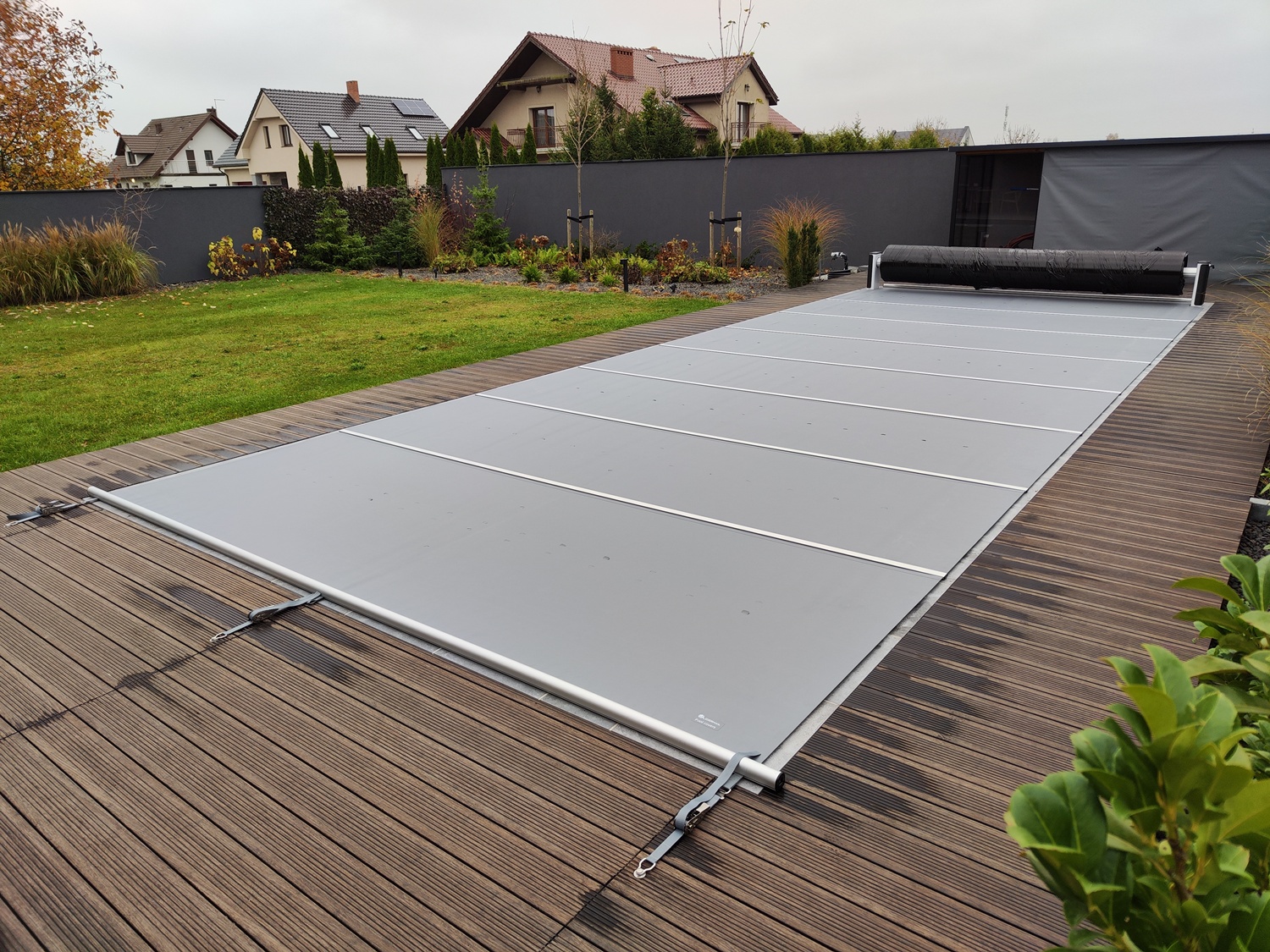 Modell FLAT-SECTION Pool Sicherheitsabdeckung Stangenabdeckung Rollschutzabdeckung